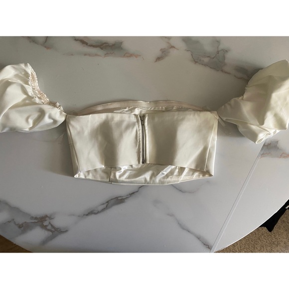 Meshki strapless top with puff sleeves. - Picture 2 of 5